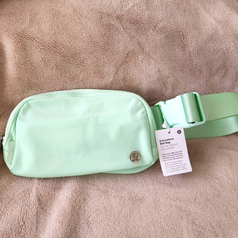 NWT Lululemon Everywhere Belt Bag 1L Mint